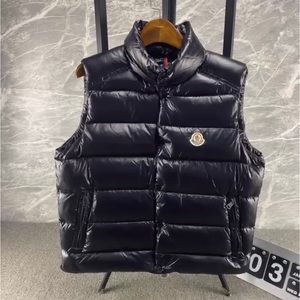 Mens Vest ( NEED THIS GONE!!!!) MAKE AN OFFER